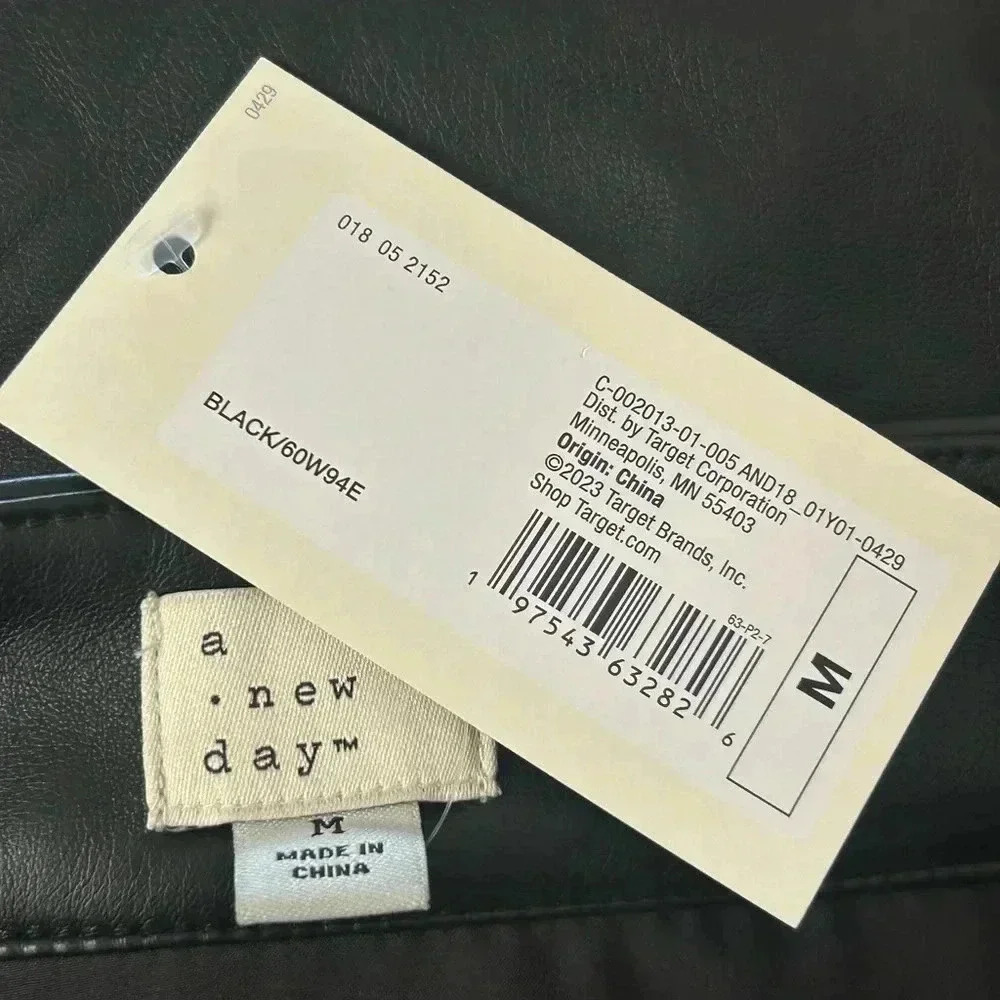 A New Day Faux Leather Mini Skirt Black Dark Romantic Academia Size M NWT - Picture 4 of 7
